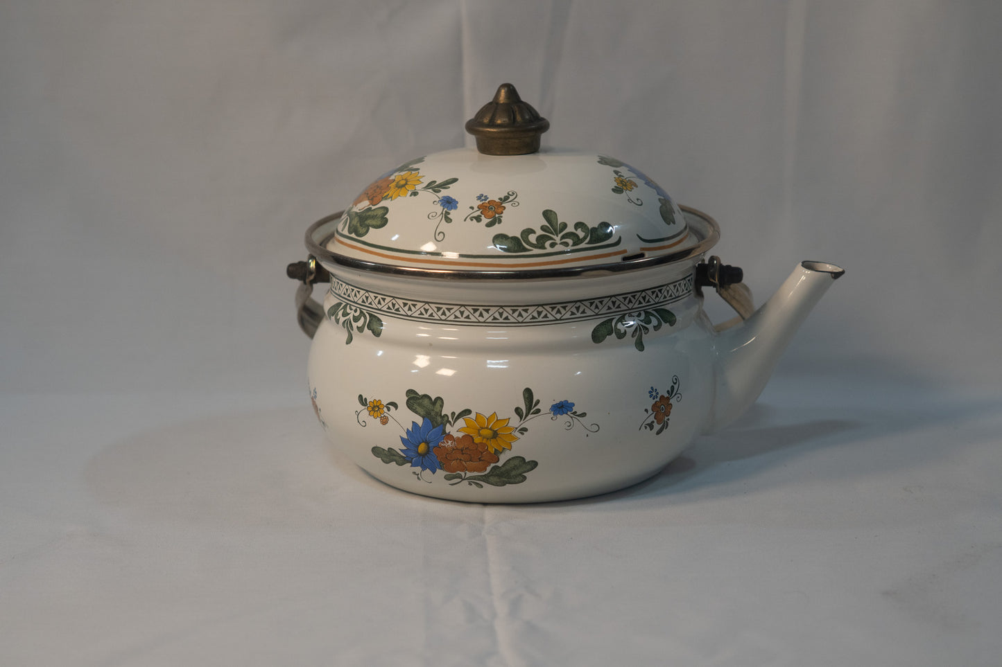 BEAUTIFUL Vintage Teapot with Flowers