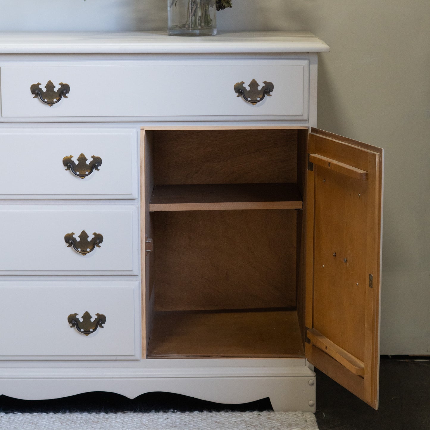 Refinished Buffet in Beige – Vintage Farmhouse Style
