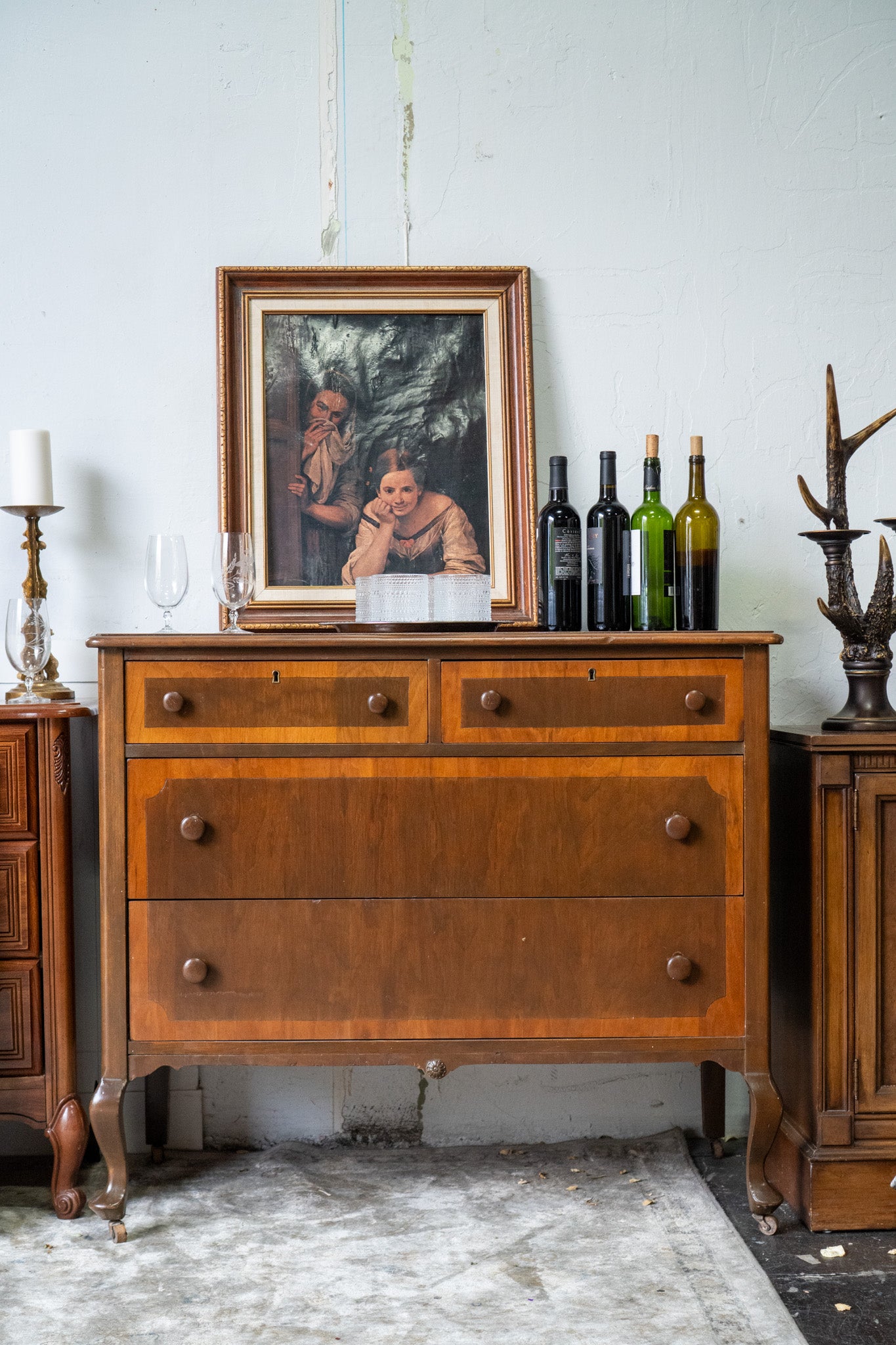 STUNNING Vintage 4 drawer dresser- Walnut Veneer