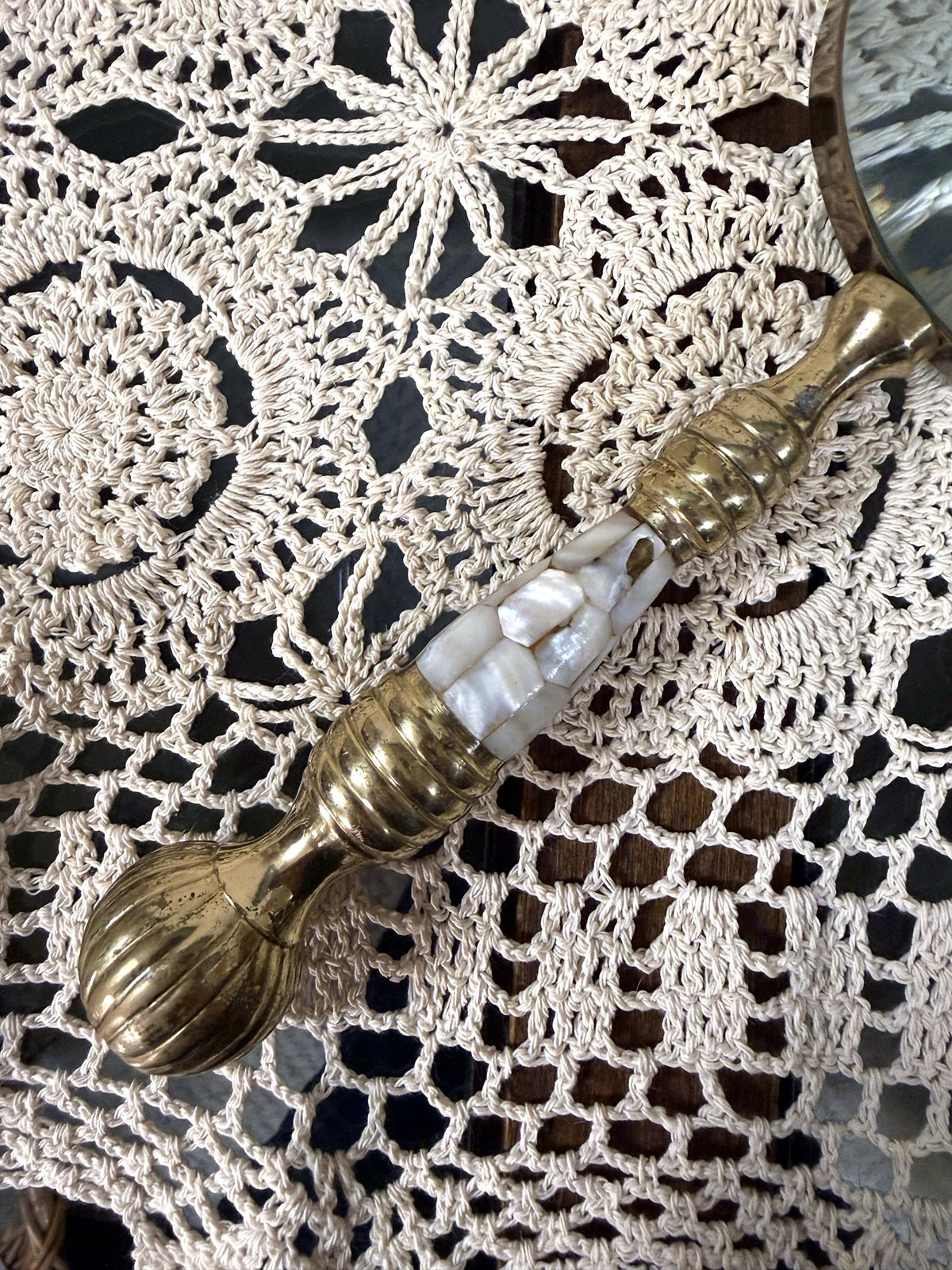 Vintage Mother of Pearl Magnifying Glass, handle detail