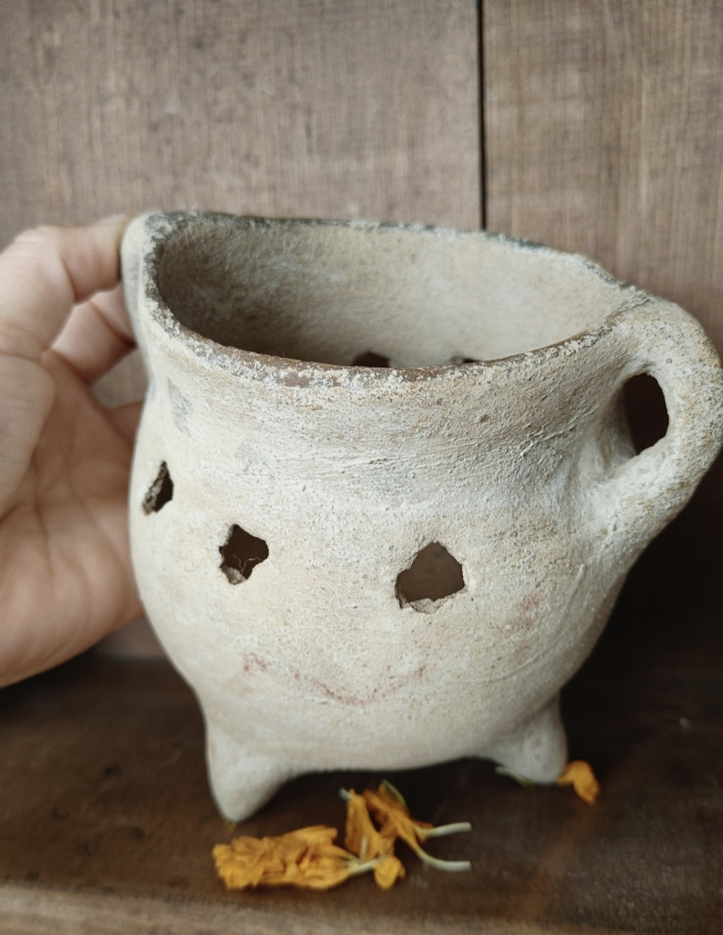 Tierra Viva Incense Vessel