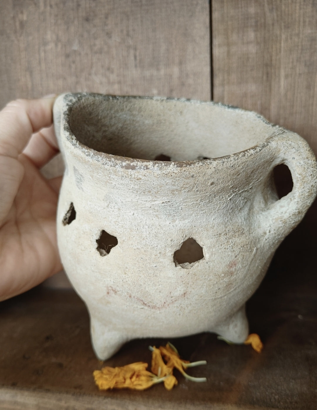 Tierra Viva Incense Vessel