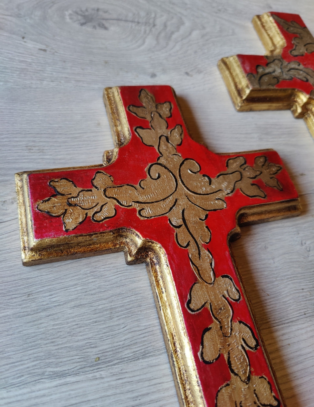 Oro Santo Cross