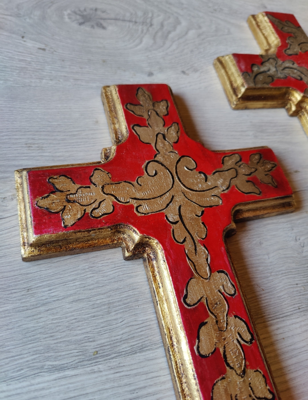 Oro Santo Cross