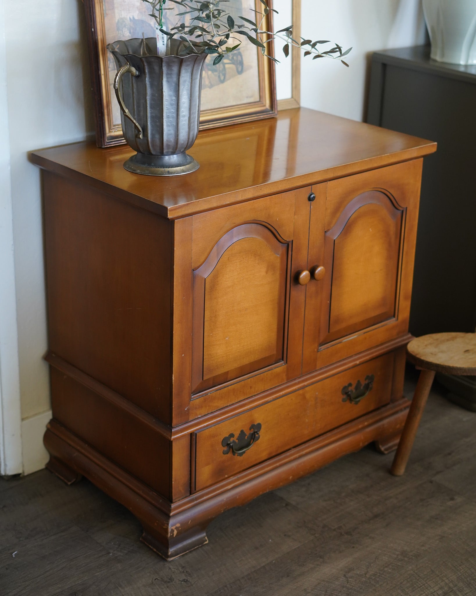 Vintage Lane Cedar Chest with Original Key